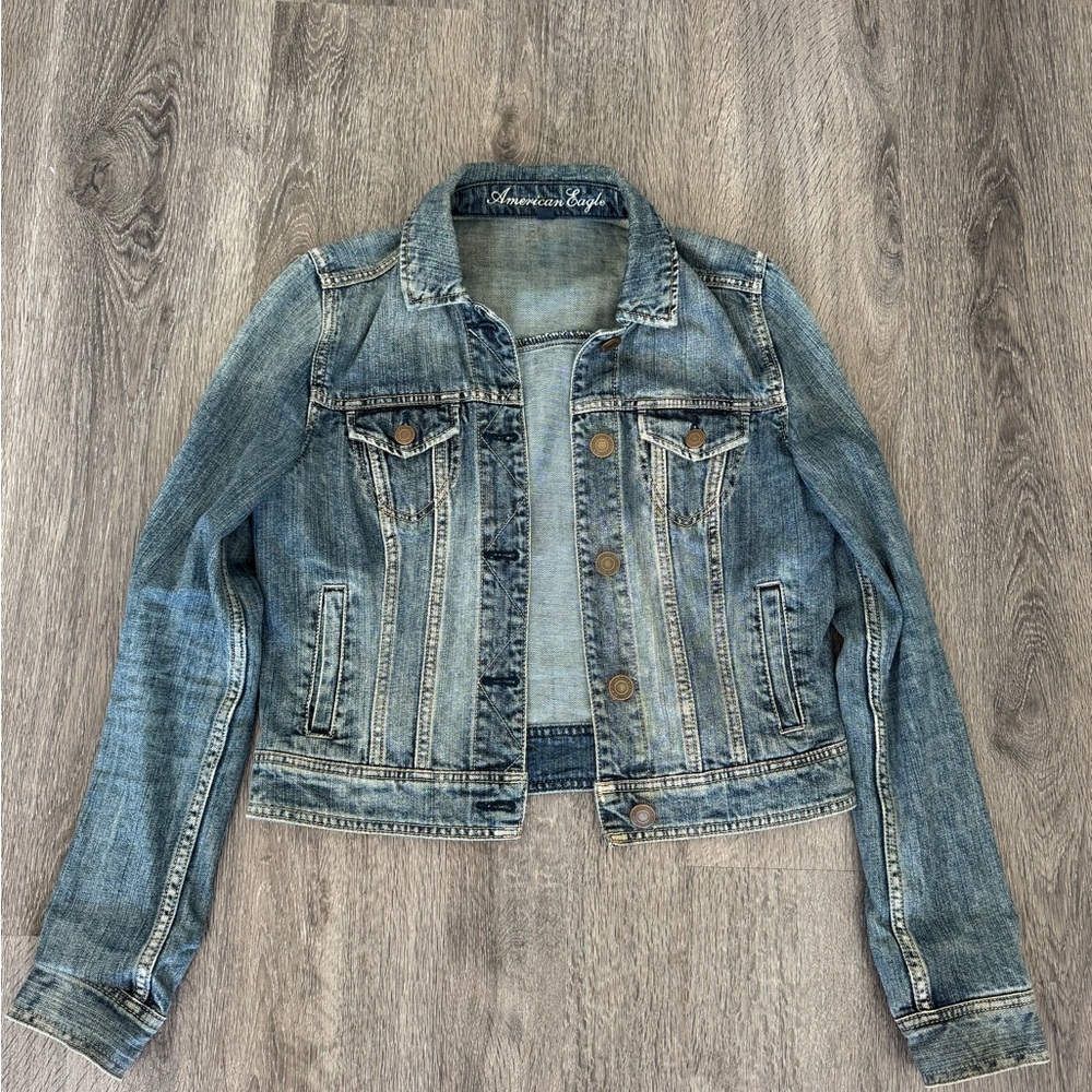 American Eagle Outfitters Women's Classic Blue Jean Jacket